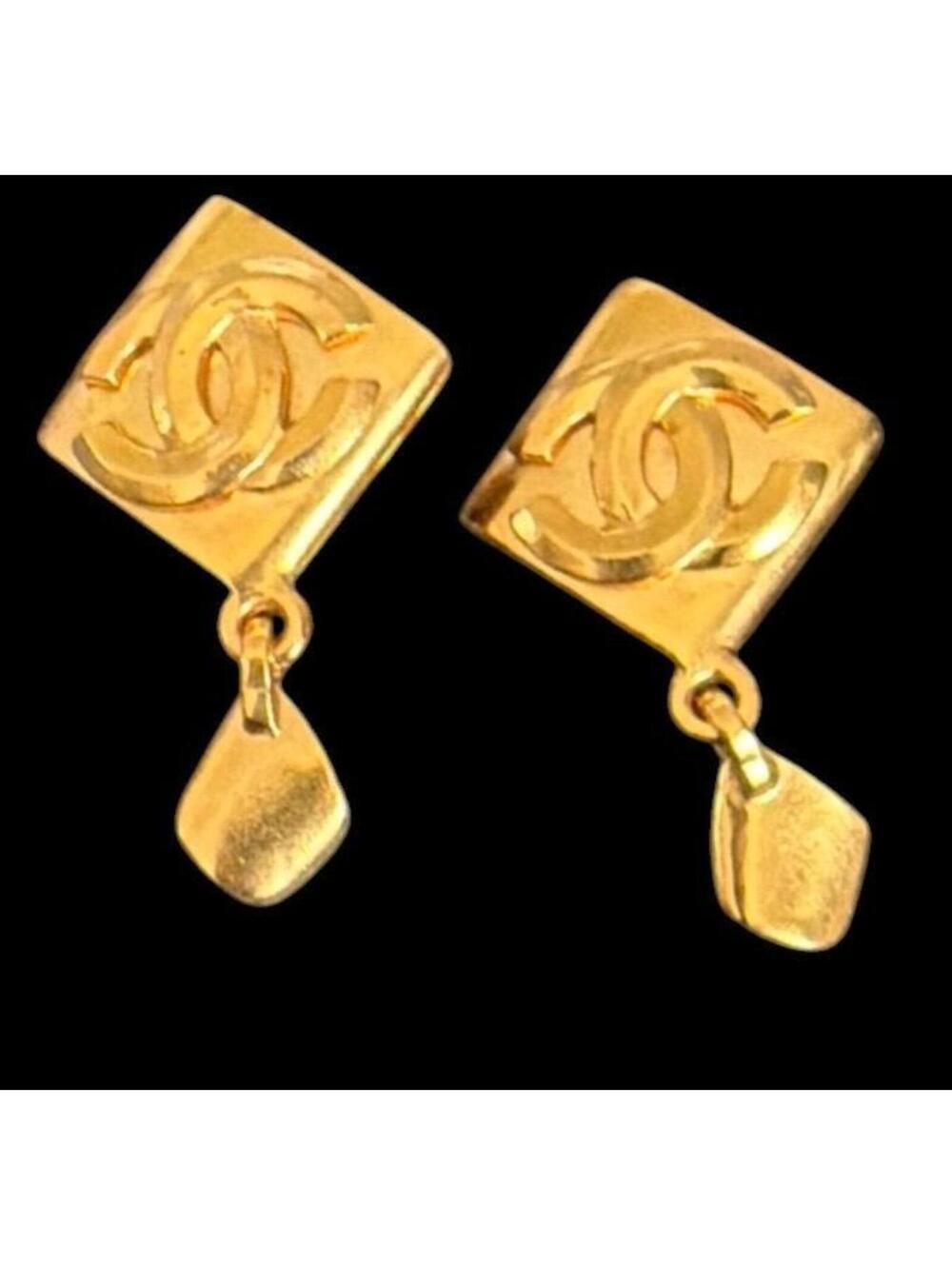 Vintage CHANEL Gold Plated CC Logos Swing  Clip Earrings